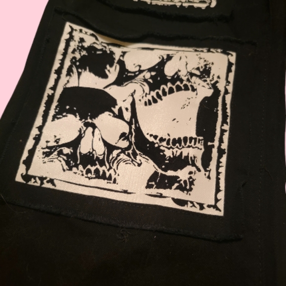 Hot Topic Social Collision Goth Black Skull Patch Wide Leg Jeans 30Wx32L - Picture 3 of 14